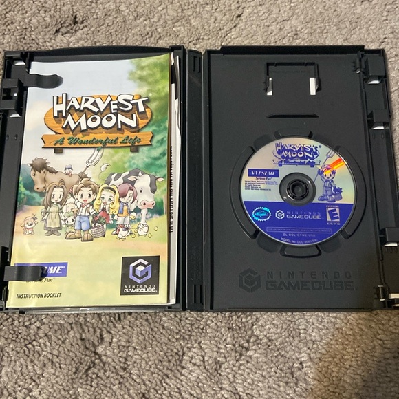 Nintendo GameCube Harvest Moon A Wonderful Life Authentic Case, Disc and Book - Picture 3 of 5